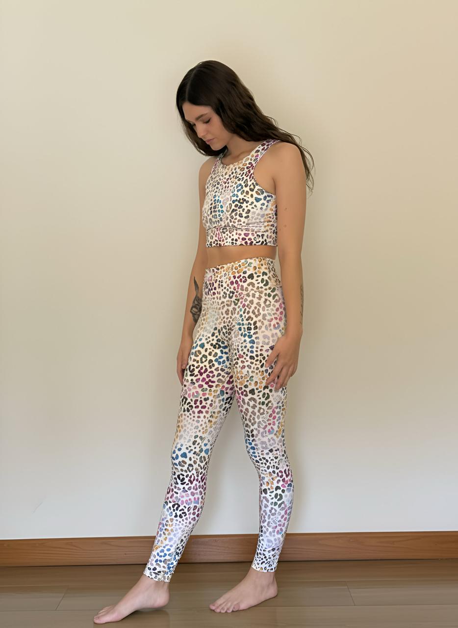 CONJUNTO DE LEGGINGS Y TOP DOBLE VISTA animal print beige